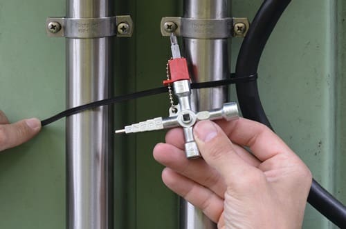 SCHUEBO Schaltschrankschlüssel 820 M03 13 Funktionen m.Bitadapter SCHUEBO