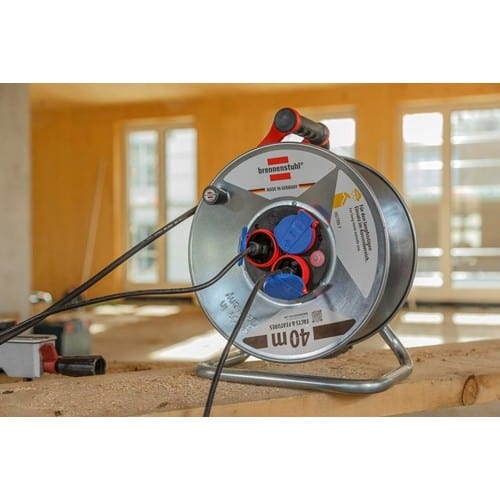 BRENNENSTUHL Kabeltrommel Garant S 40m H07RN-F 3x1,5 mm² 290mm 3 Schutzkon.steckd.