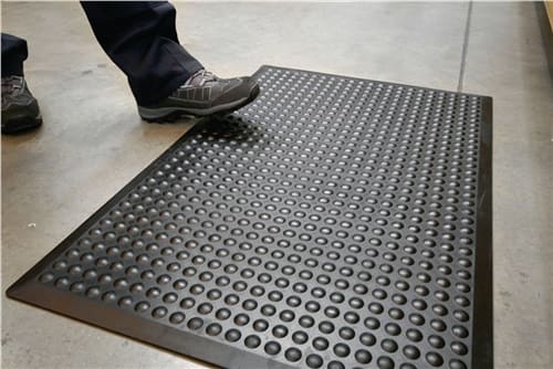 Arbeitsplatzbodenbelag schwarz SBR-Gummi COBA