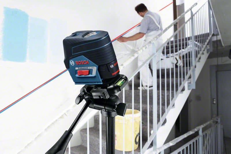 BOSCH Kombilaser GCL 2-50 C, mit 4 x 1,5-V-LR6-(AA)-Batterien, RM 2, BT 150
