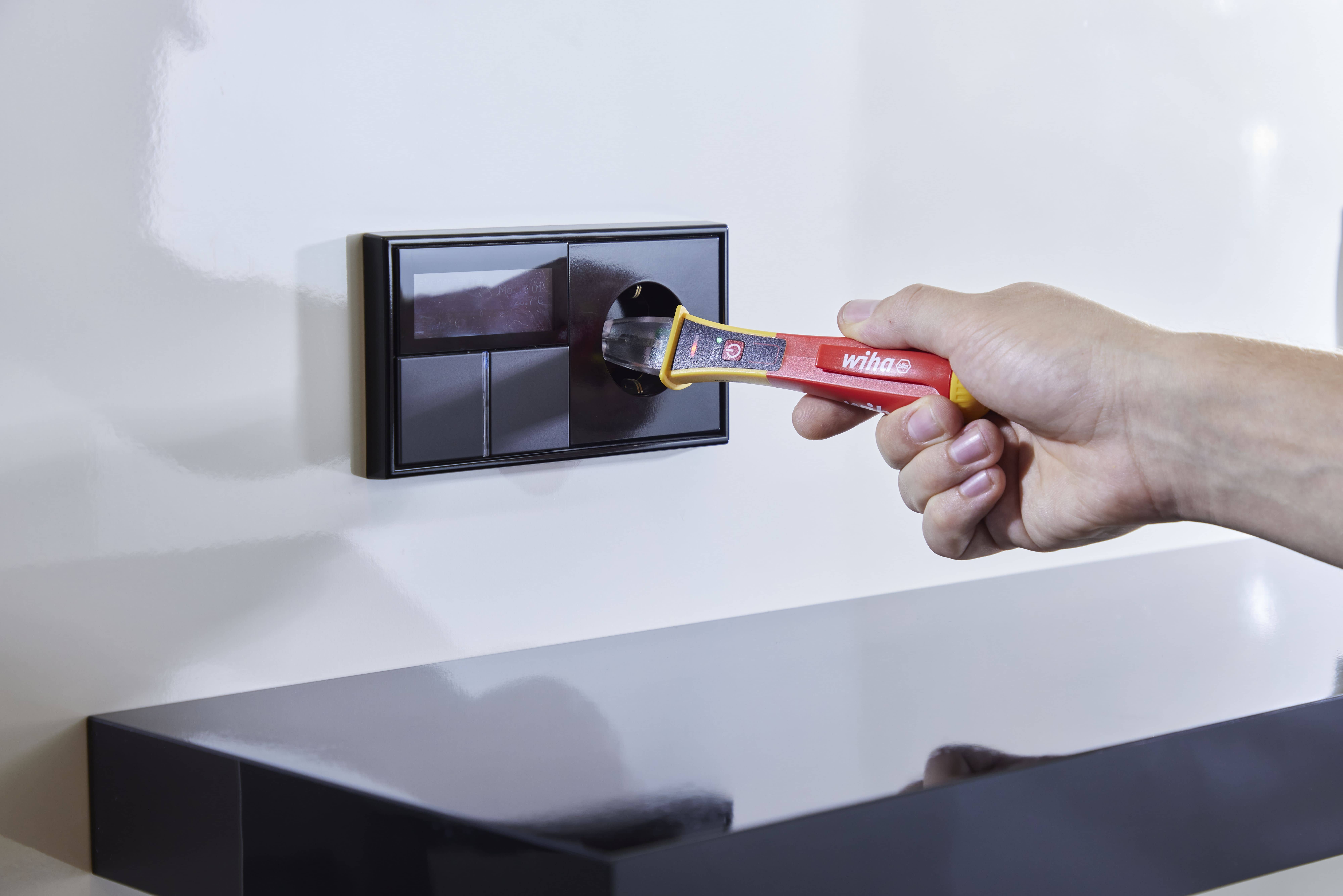 Wiha Spannungsprüfer Volt Detector berührungslos, einpolig, 90 – 1.000 V AC inkl. 2x AAA-Batterien (43798)