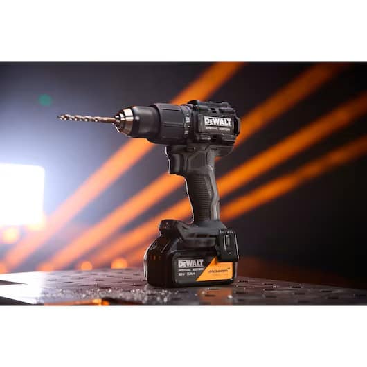 DEWALT® x McLaren F1 Team 18V XR® Brushless Schlagbohrschrauber – 2×5Ah