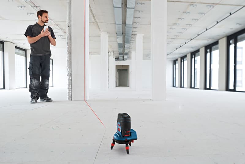 BOSCH Kombilaser GCL 2-50 C, mit 4 x 1,5-V-LR6-(AA)-Batterien, RM 2, BT 150