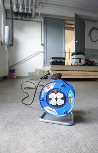 BRENNENSTUHL Kabeltrommel Garant 25m H05VV-F 3x1,5 mm² 240mm 4 Schutzkon.steckd.