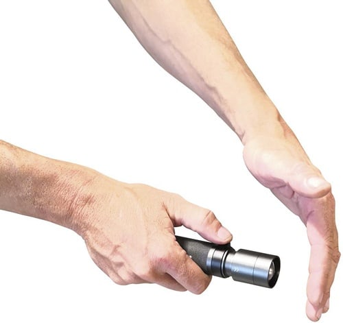 SCANGRIP LED-Taschenlampe FLASH 300 300 lm 3xAAA Batterien 100m SCANGRIP