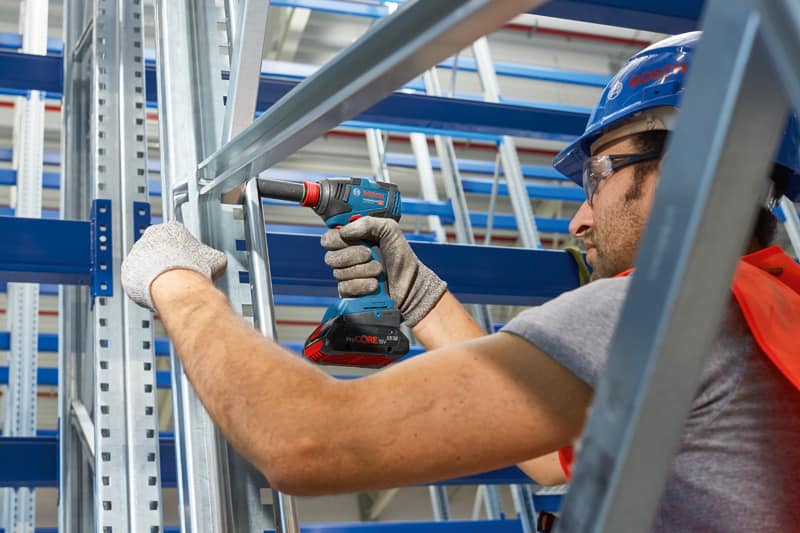 BOSCH Akku-Drehschlagschrauber GDX 18V-200 in L-BOXX