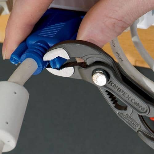 KNIPEX Wasserpumpenzange Cobra® L.125mm Spann-W.27mm pol.Ku.-Überzug KNIPEX