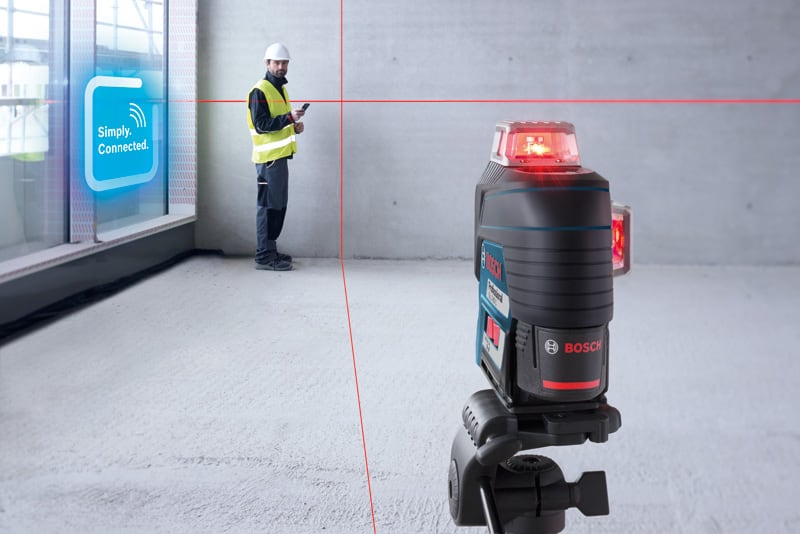 BOSCH Linienlaser GLL 3-80 C, mit 4 x 1,5-V-LR6-(AA)-Batterien, Akku-Adapter
