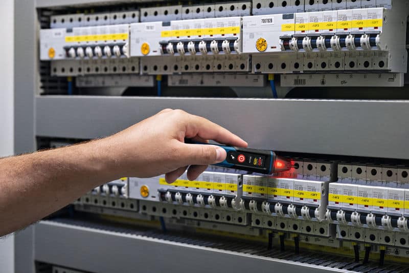 BOSCH Spannungsprüfer GVD 1000-17