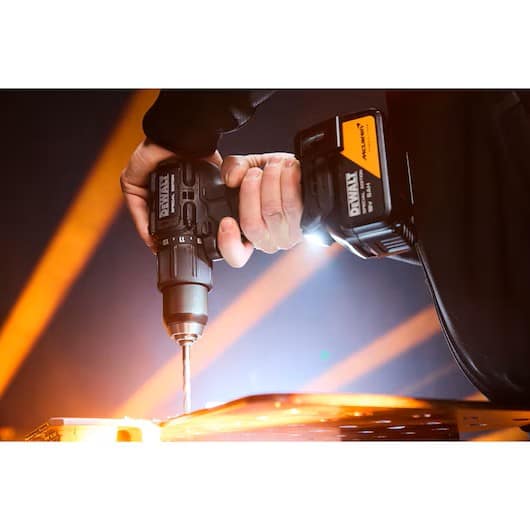 DEWALT® x McLaren F1 Team 18V XR® Brushless Schlagbohrschrauber – 2×5Ah