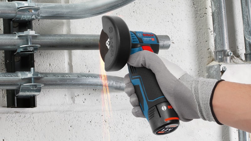 BOSCH Akku Starter-Set: 1 x GBA 12 Volt, 2.0 Ah, 1 x GBA 12 Volt, 4.0 Ah, GAL 12V-40