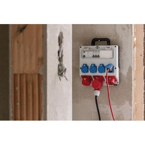 BRENNENSTUHL Kunststoffwandverteiler CEE-32A,5-polig 1xCEE 16 A,1xCEE 32A,4x230V BRENNENSTUHL