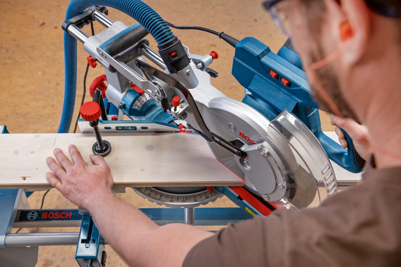 BOSCH Kapp- und Gehrungssäge GCM 305-254 D