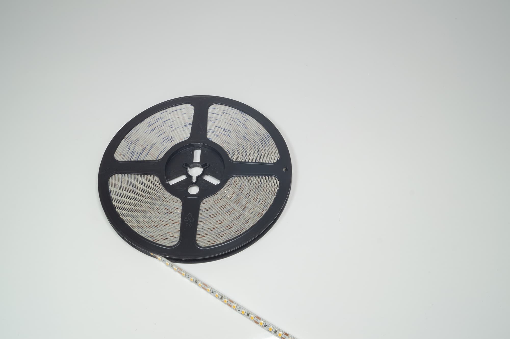 L&S LED-Band 120LEDs/m (2216), 2700K, 3/25mm, 12VDC, 9,6W/m, 8mmx5m, IP20, white PC, Tudo 1,8m Zul