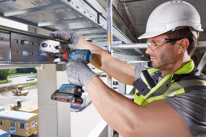 BOSCH Akku-Drehschlagschrauber GDX 18V-200 mit 2x Akku GBA 18V 4.0Ah in L-Case