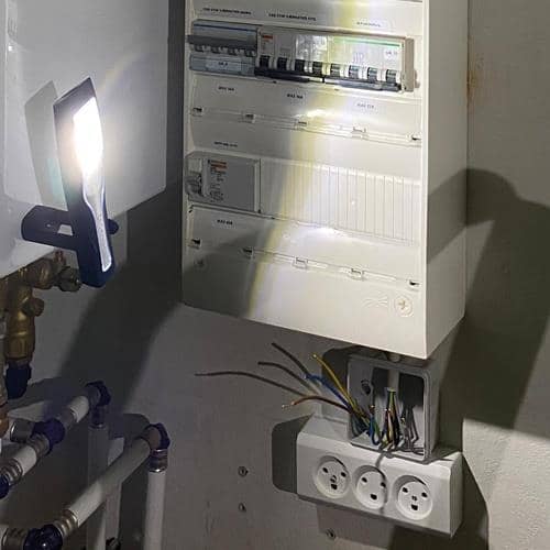 SCANGRIP LED-Akkuhandleuchte MINI MAG PRO 3,7 V 1200 mAh Li-Ion 20/200 lm