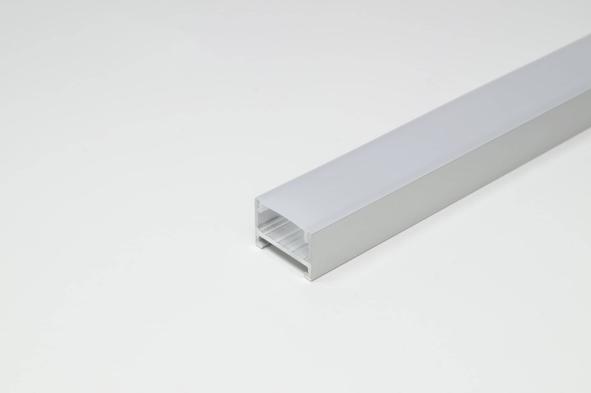 L&S Abdeckprofil für Profil Porto 1/3/5, L=3000mm, Kunststoff Opal