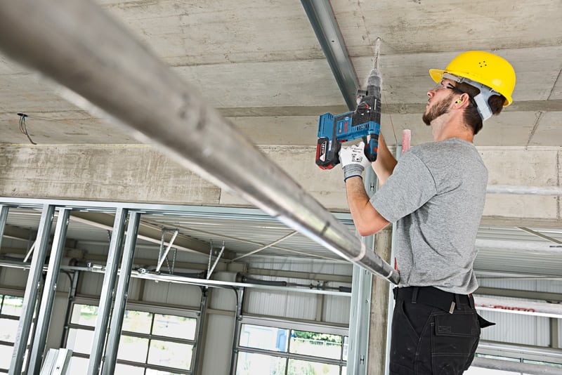 BOSCH Akku-Bohrhammer mit SDS plus GBH 18V-26 F: 2x Akku GBA 6.0Ah, Staubabsaugsystem