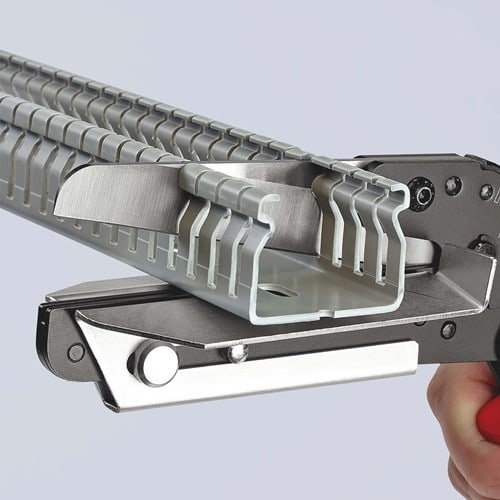 KNIPEX Kunststoffschere max.4mm Kabelkanälen KNIPEX