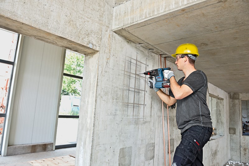 BOSCH Akku-Bohrhammer mit SDS plus GBH 18V-26 F: 2x Akku GBA 6.0Ah, Staubabsaugsystem