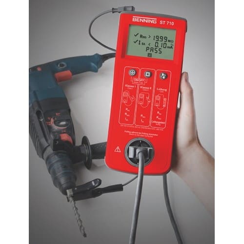 BENNING Gerätetester ST 710 2500 Prüflinge/mit Prüfgerät/Prüfleitung L270xB115xH55mm