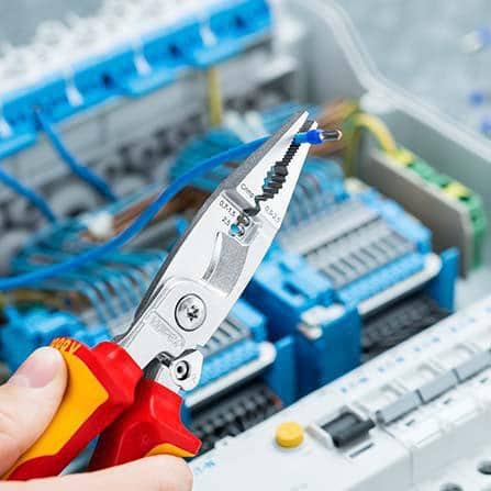 KNIPEX Elektroinstallationszange L.200mm VDE verchr.Mehrkomp.-Hüllen m.Öffnungsf.KNIPEX