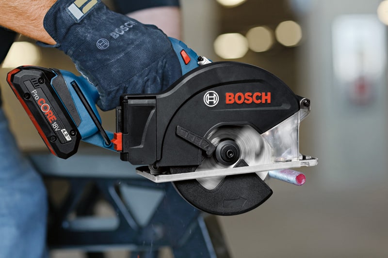 BOSCH Akku-Kreissäge GKM 18V-50, solo C