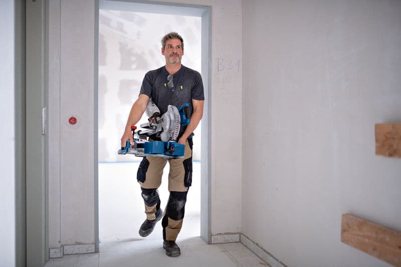 BOSCH Akku-Kapp- und Gehrungssäge BITURBO GCM 18V-216 D