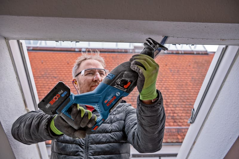 BOSCH Akku-Säbelsäge GSA 18V-28 mit L-BOXX