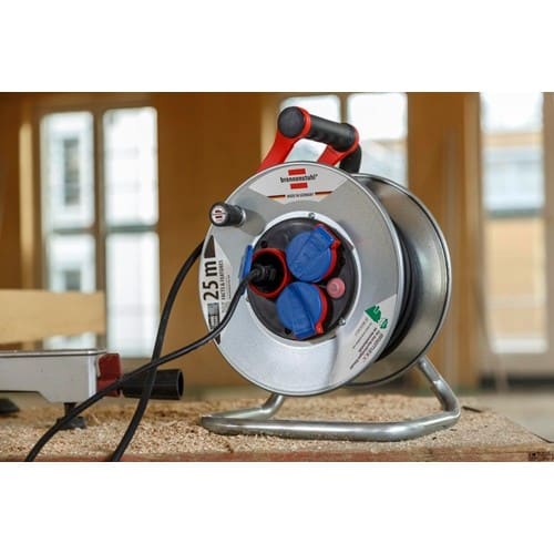 BRENNENSTUHL Kabeltrommel Garant S240 25m N05V3V3 3x1,5 mm² 240mm 3 Schutzkon.steckd.