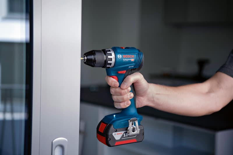 BOSCH Akku-Bohrschrauber GSR 18V-45, 2 Akku GBA 18V 3.0Ah, Ladg. u. L-BOXX